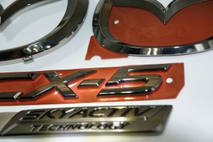 画像5: マットブラック・ピアノブラック・ブラックメッキ 【マツダ　ＣＸ－５　ＫＥ２ＦＷ／ＫＥＥＦＷ】 エンブレム４点セット フロントグリル用マツダマーク、リアマツダマーク、ＣＸ－５、スカイアクティブプレート 