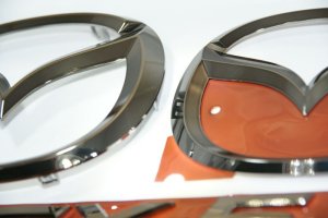 画像7: マットブラック・ピアノブラック・ブラックメッキ 【マツダ　ＣＸ－５　ＫＥ２ＦＷ／ＫＥＥＦＷ】 エンブレム４点セット フロントグリル用マツダマーク、リアマツダマーク、ＣＸ－５、スカイアクティブプレート 