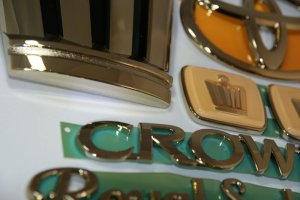 画像6: 最高級ゴールドメッキエンブレム 【トヨタ　クラウン ＧＲＳ２１１ロイヤルサルーン　前期】 ６点セット グリル用王冠マーク、リアトヨタマーク、クラウンロゴ、ロイヤルサルーンロゴ、ピラーエンブレム左右 