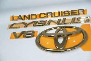画像3: 送料無料 エンブレム　ゴールドメッキ 【トヨタ　ランドクルーザーシグナスＵＺＪ１００　中期】 ５点セット フロントグリル用トヨタマーク・ランド・クルーザー・シグナス・Ｖ８