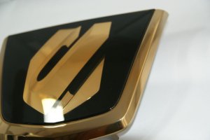 画像14: 最高級ゴールドメッキエンブレム 【トヨタ　アルファード　AGH30W/35W・GGH30W/GGH35W】 フロントグリル用オーナメントエンブレム