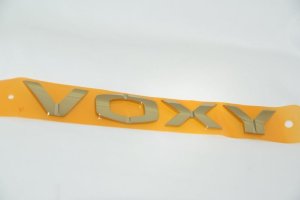 画像9: 送料無料 最高級ゴールドメッキエンブレム 【トヨタ ヴォクシー７０系】 トヨタマーク４点セット フロントグリル用トヨタマーク、リアトヨタマーク　バルブマチックプレート、ＶＯＸＹロゴ