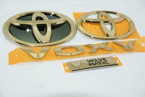 画像8: 送料無料 最高級ゴールドメッキエンブレム 【トヨタ ヴォクシー７０系】 トヨタマーク４点セット フロントグリル用トヨタマーク、リアトヨタマーク　バルブマチックプレート、ＶＯＸＹロゴ