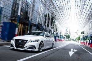 画像5: フロントハーフスポイラー ２色塗分け塗装済 【クラウン　ＧＷＳ２２４／ＡＺＳＨ２＃／ＡＲＳ２２０　2018/6〜　前期】 Ｍ’ｚ　ＳＰＥＥＤ・エムズスピード 