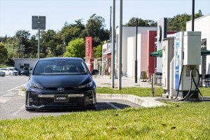 画像11: フロントアンダースポイラー 【トヨタ　プリウスＰＨＶ　ＺＶＷ５２　GR　SPORT】 ＡＩＭＧＡＩＮ・エイムゲイン HYBRIDシリーズ 未塗装品