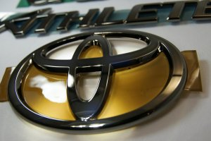 画像3: ゴールメッキドエンブレム 【トヨタ　ヴェルファイア　AGH／GGH３０系】 4点セット送料無料 フロントグリル用オーナメントエンブレム、リアトヨタマーク、ヴェルファイア文字、Ｖ6